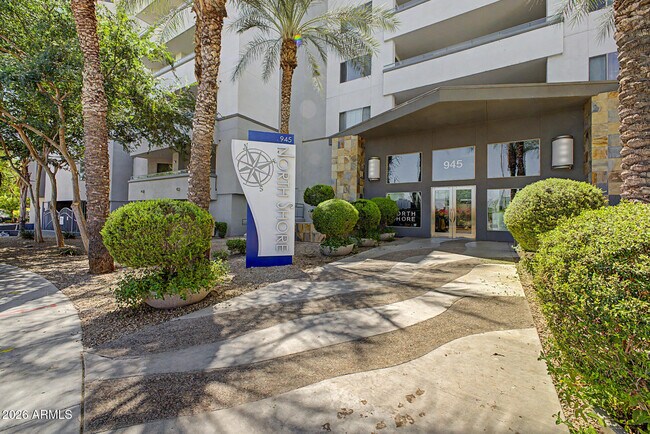 945 E Playa Del Norte Dr Tempe, AZ 85288 photo 2