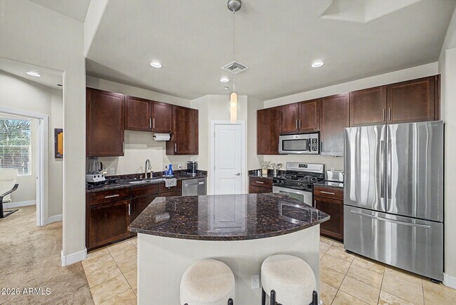 945 E Playa Del Norte Dr Tempe, AZ 85288 photo 5
