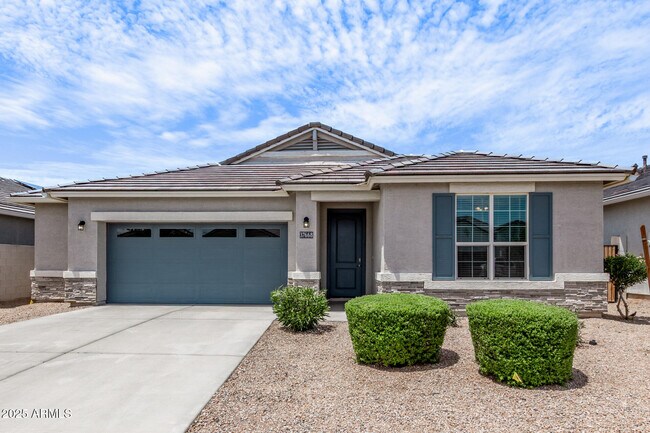 37668 W San Alvarez Ave photo 2
