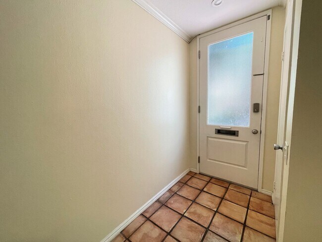 4883 Collwood Blvd San Diego, CA 92115 photo 2