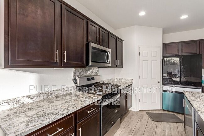 5616 N 90th Dr Glendale, AZ 85305 photo 3