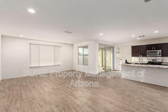 5616 N 90th Dr Glendale, AZ 85305 photo 4