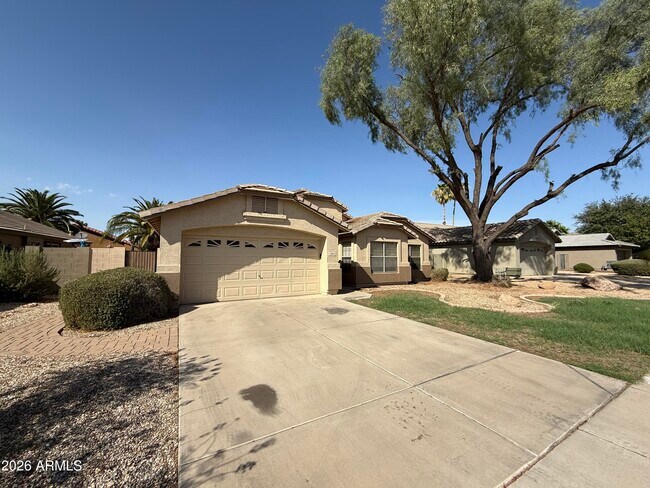 1644 E Oakland St photo 5