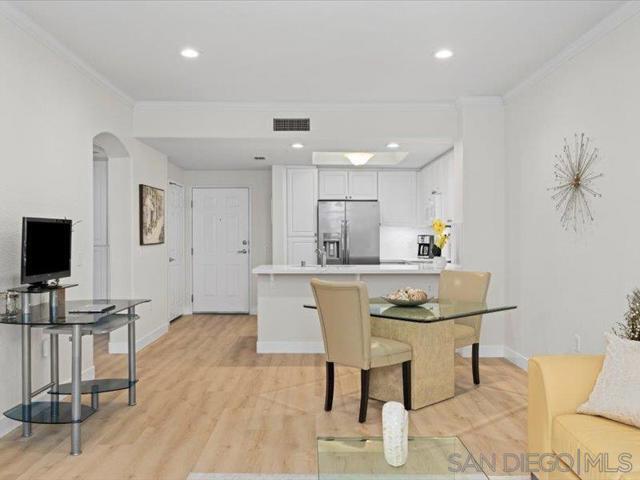 9237 Regents Rd photo 5