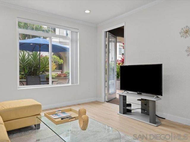 9237 Regents Rd photo 4