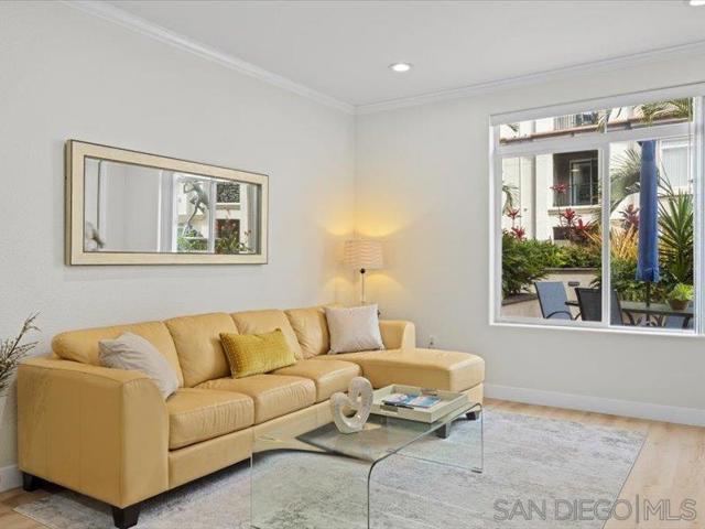 9237 Regents Rd photo 3