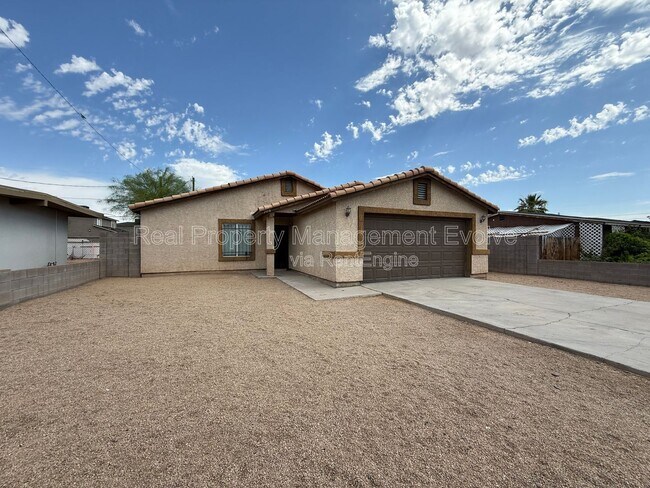 2950 E Mobile Ln Phoenix, AZ 85040 photo 3