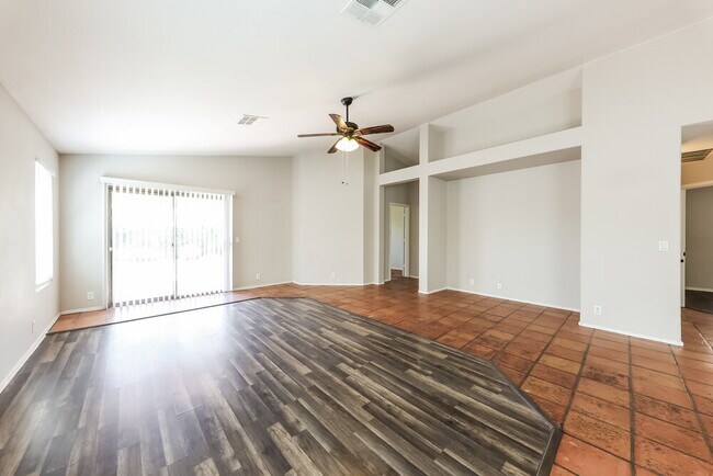 8631 W Fargo Dr Peoria, AZ 85382 photo 5