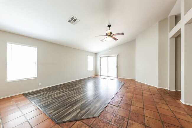 8631 W Fargo Dr Peoria, AZ 85382 photo 4