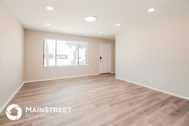 842 S Revolta Cir Mesa, AZ 85208 photo 3