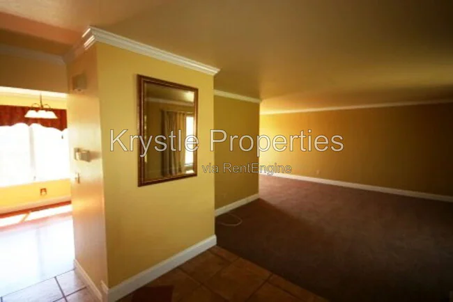 1345 Corcoran Ave photo 4