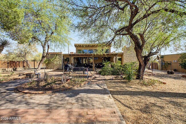 6510 E Dixileta Dr Cave Creek, AZ 85331 photo 4
