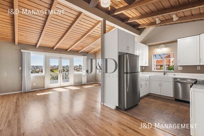 3419 Russell St San Diego, CA 92106 photo 4