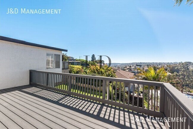 3419 Russell St San Diego, CA 92106 photo 2