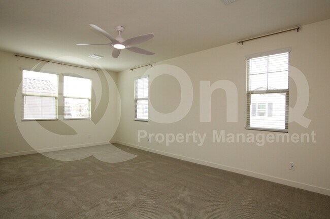 943 E Danbury Dr Phoenix, AZ 85022 photo 5
