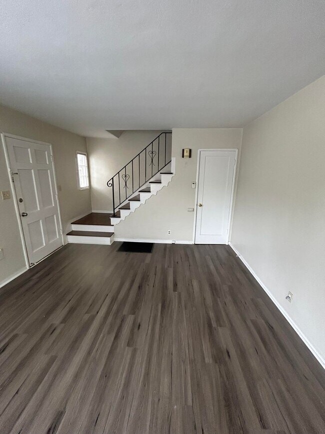 1537 Pearl St Alameda, CA 94501 photo 3