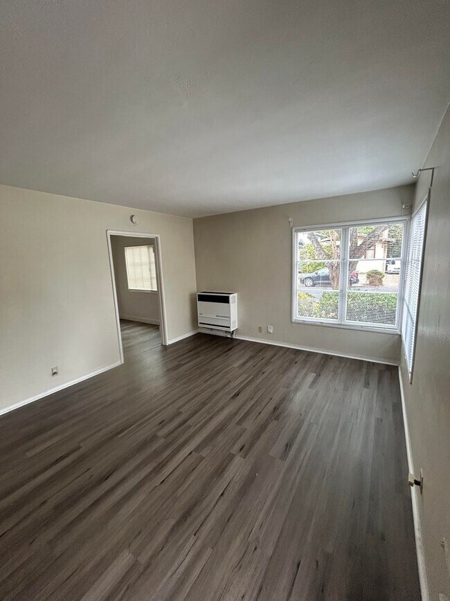 1537 Pearl St Alameda, CA 94501 photo 4