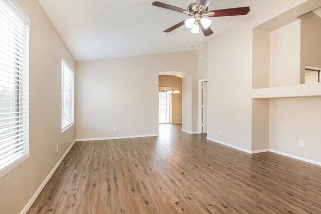 14841 W Redfield Rd Surprise, AZ 85379 photo 3