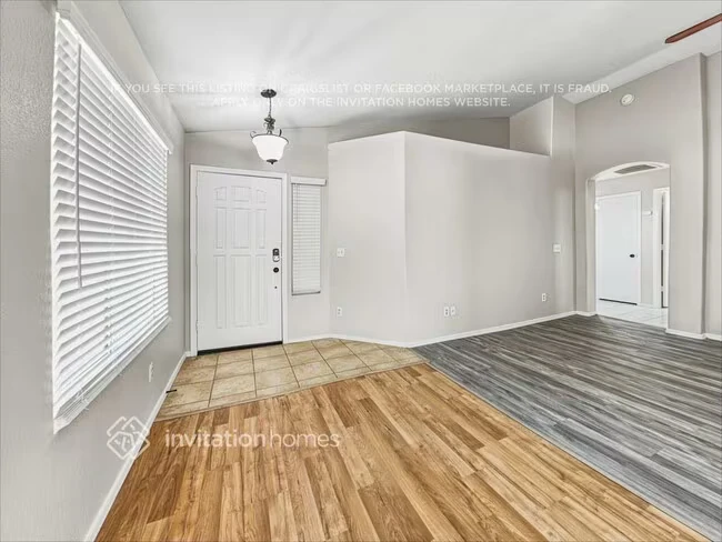 12480 N 83rd Dr Peoria, AZ 85381 photo 4