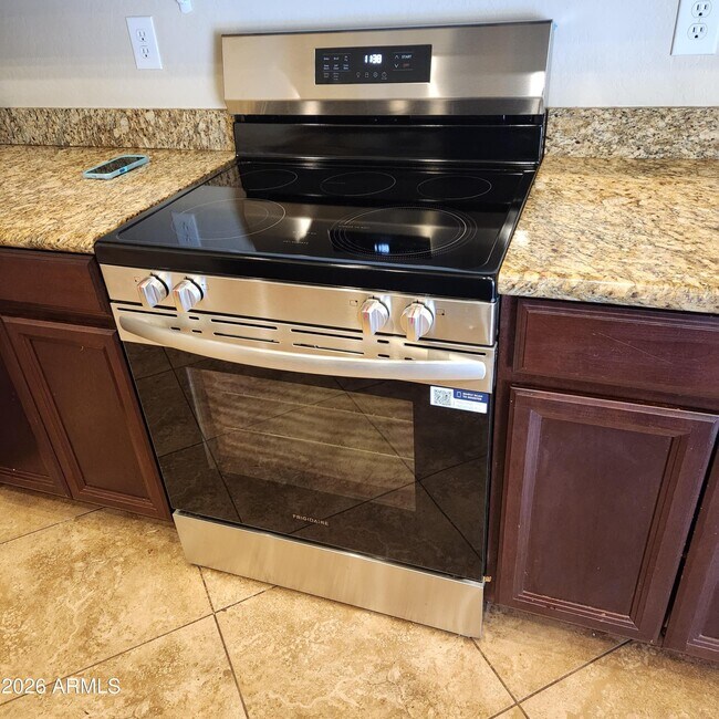 609 E Pearce Rd Phoenix, AZ 85042 photo 4