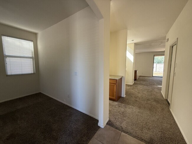 4192 S Soboba St Gilbert, AZ 85297 photo 2