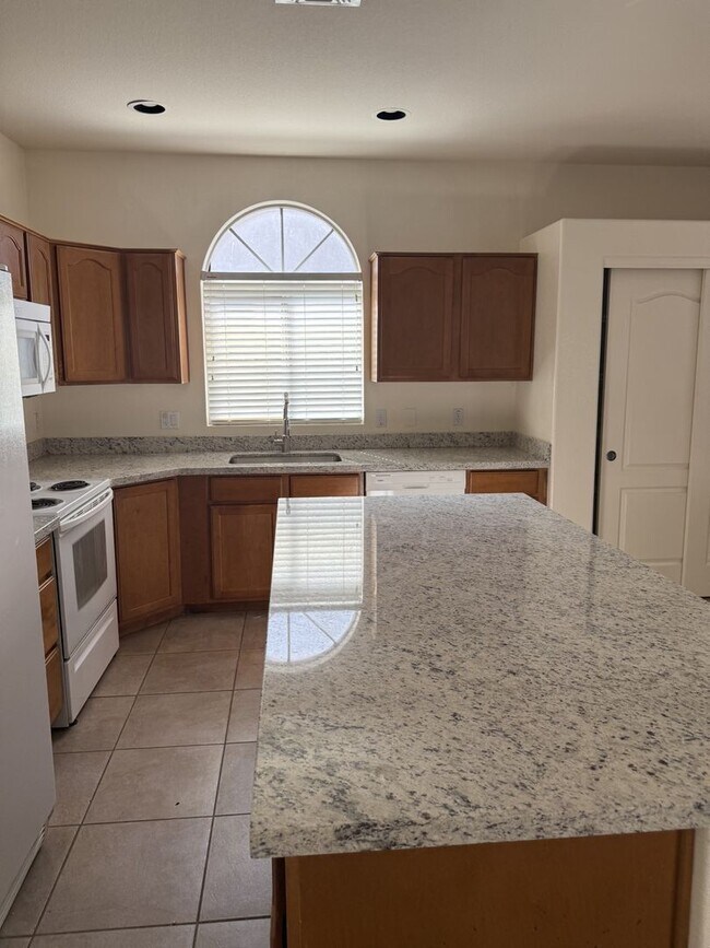 4192 S Soboba St Gilbert, AZ 85297 photo 4