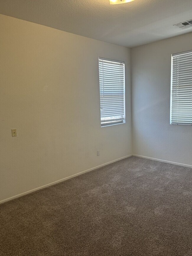 4192 S Soboba St Gilbert, AZ 85297 photo 5