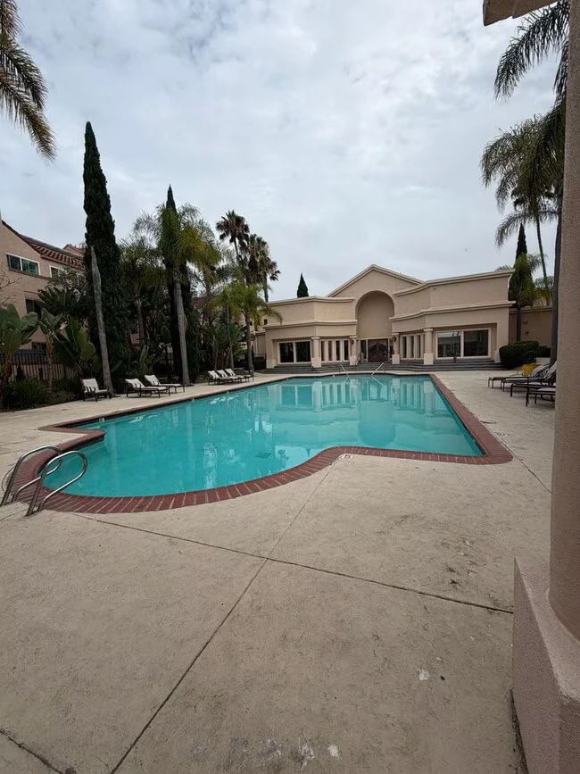 3979 Nobel Dr San Diego, CA 92122 photo 3