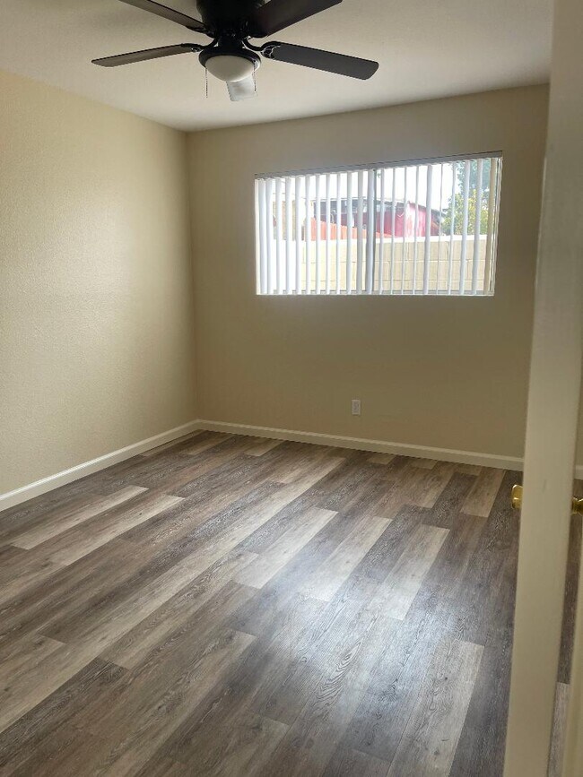 721 12th St Imperial Beach, CA 91932 photo 5
