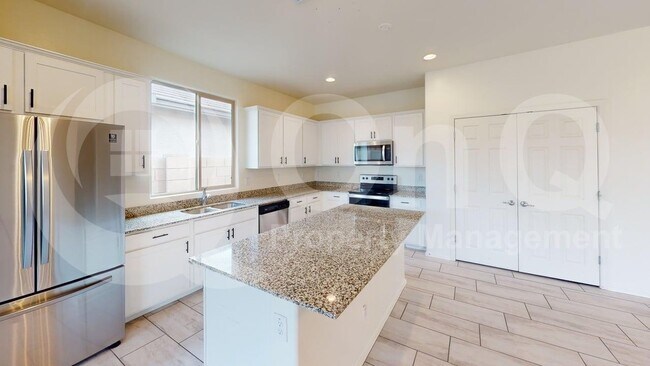 6944 W Golden Ln Peoria, AZ 85345 photo 3