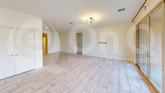 6944 W Golden Ln Peoria, AZ 85345 photo 5