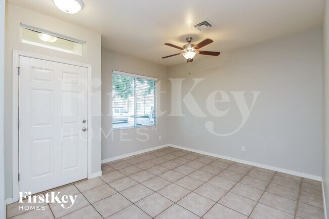 113 N Warren St Mesa, AZ 85207 photo 2