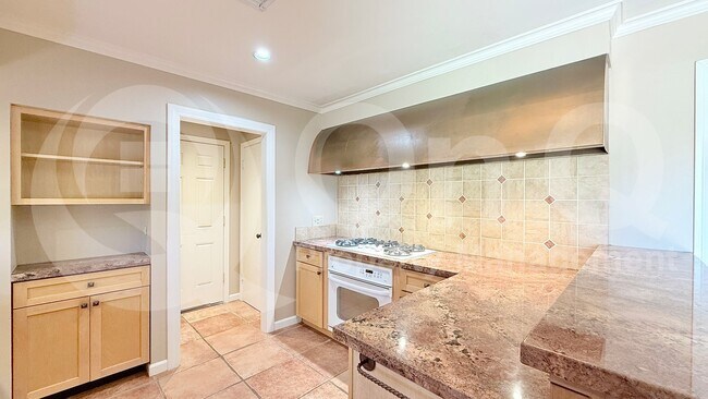 3821 S Kenwood Ln Tempe, AZ 85282 photo 3