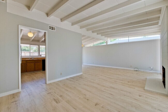 3049 Harding Ave Santa Clara, CA 95051 photo 2