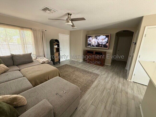 7105 S 251st Dr photo 3