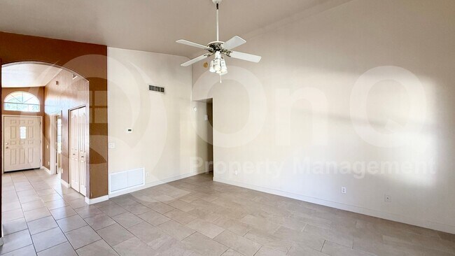 1380 W Maria Ln Tempe, AZ 85284 photo 4