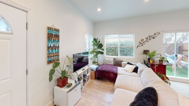 6330 Mesita Dr San Diego, CA 92115 photo 3
