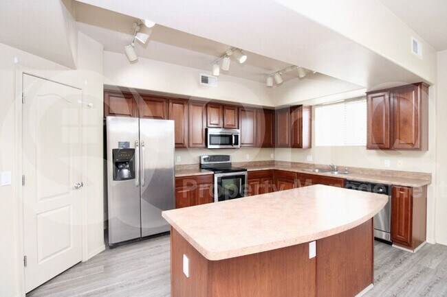 3250 W Greenway Rd Phoenix, AZ 85053 photo 3