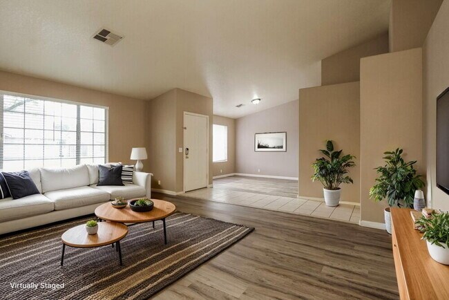 8720 W Tuckey Ln Glendale, AZ 85305 photo 3
