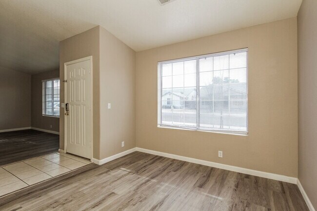 8720 W Tuckey Ln Glendale, AZ 85305 photo 5