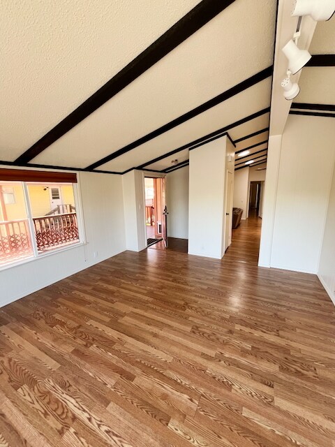 2435 Felt St Santa Cruz, CA 95062 photo 4