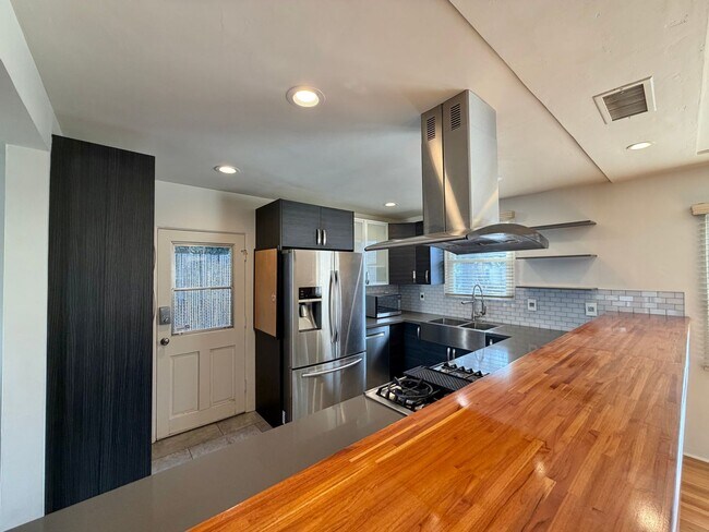 4535 49th St photo 4