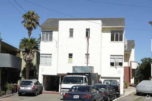 339-345 Wayne Ave Oakland, CA 94606 photo 3