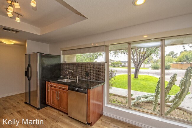 720 W Rose Ln Phoenix, AZ 85013 photo 2
