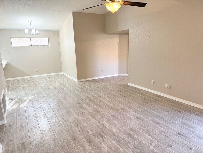 3830 E Bighorn Ave Phoenix, AZ 85044 photo 5