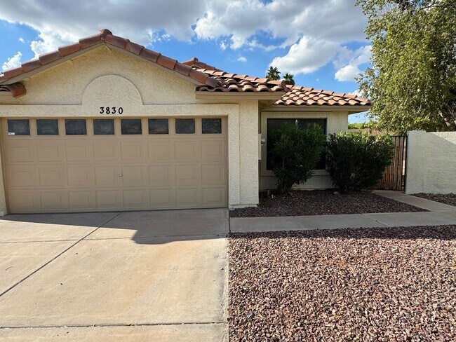 3830 E Bighorn Ave Phoenix, AZ 85044 photo 2