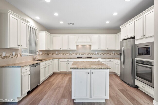 3842 E Cat Balue Dr photo 4