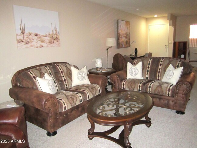 12212 N Paradise Village Pkwy W Phoenix, AZ 85032 photo 4