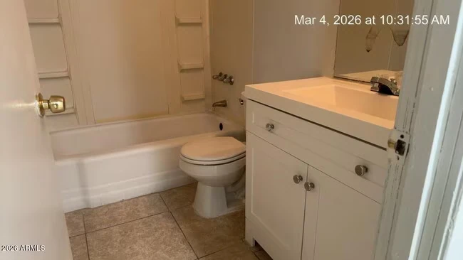 2026 W Cactus Rd Phoenix, AZ 85029 photo 5