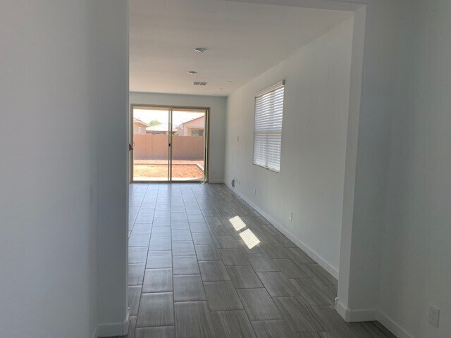 14577 W Charter Oak Rd Surprise, AZ 85379 photo 5